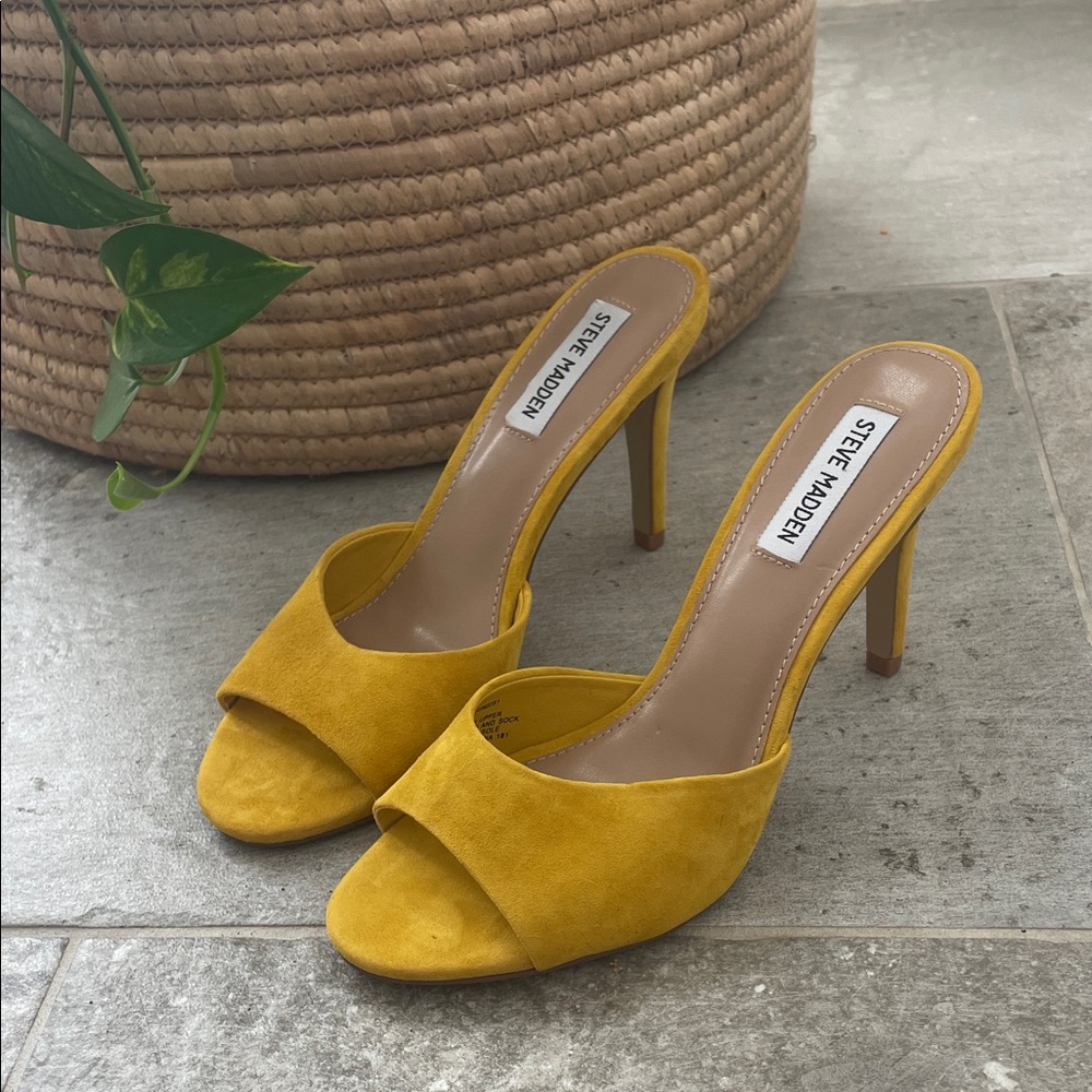 Steve Madden Yellow Suede Heels